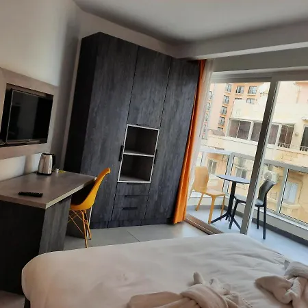 Shoreline Guest house