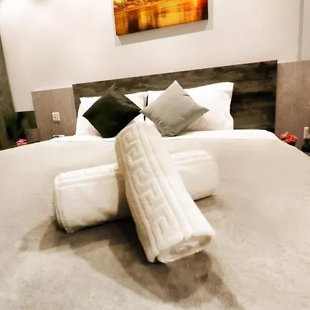 Shoreline Guest house 3*