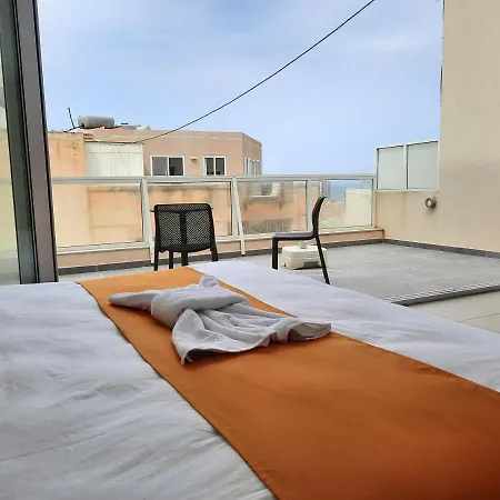 Guest house Shoreline Saint Julian's