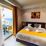 Guest house Shoreline