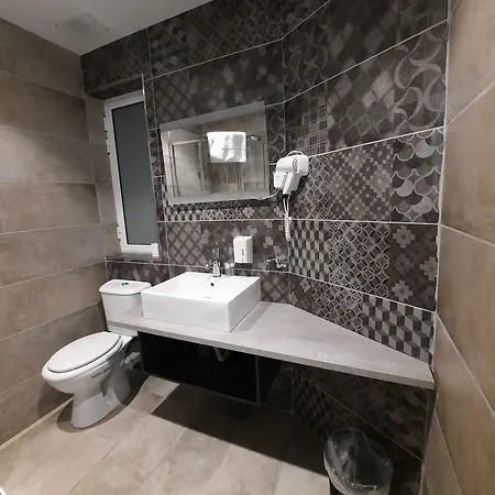 Shoreline San Julián