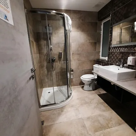 Shoreline Pensión 3*